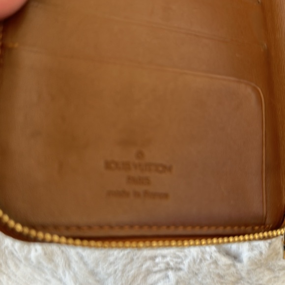 AUTHENTIC LOUIE VUITTON BRONZE VERNIS ZIPPER WALLET - Picture 8 of 12